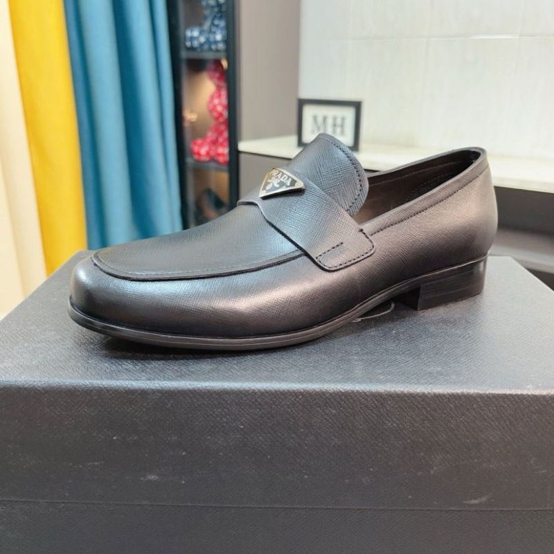 Pra*a leather shoes
